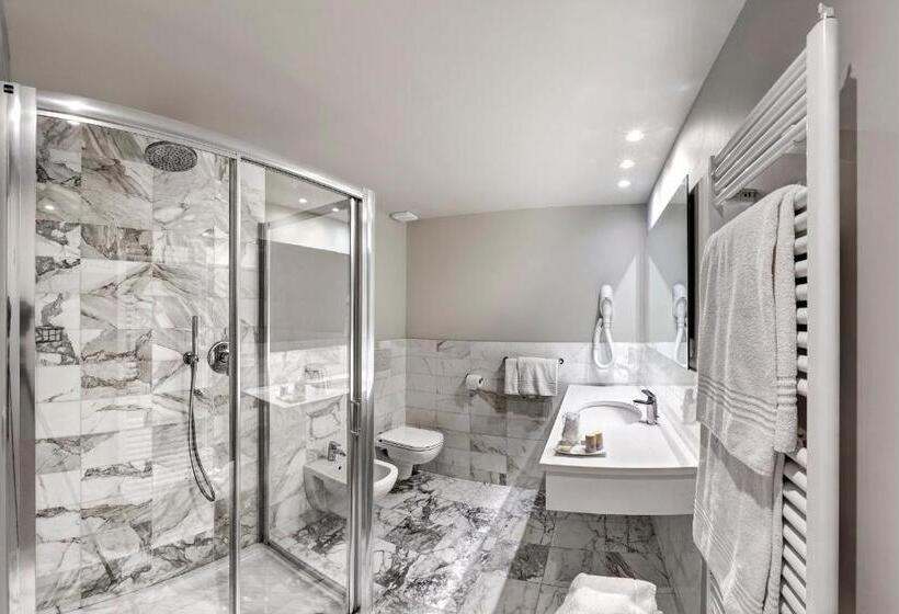 高级大房间, Vittoria