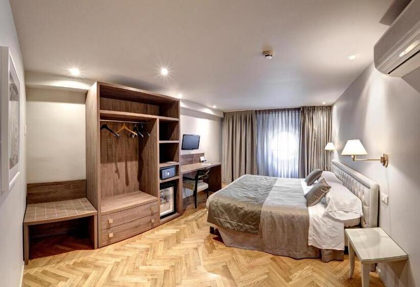 高级大房间, Vittoria