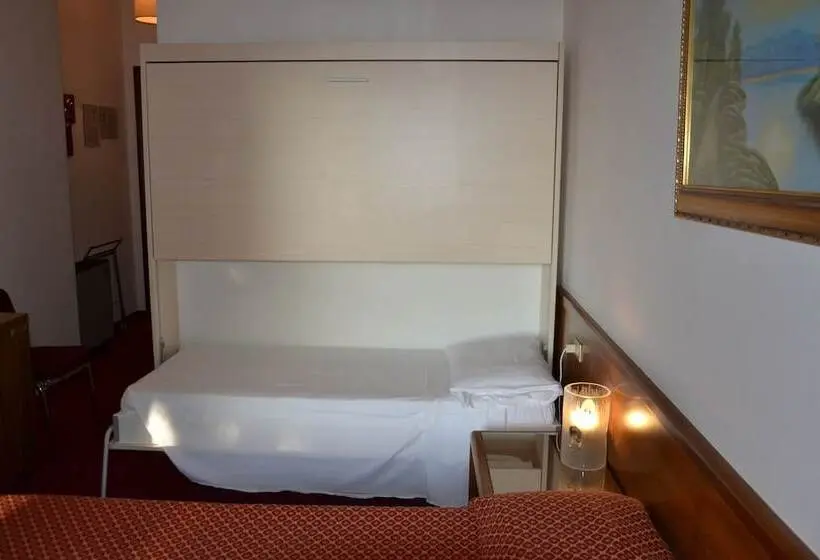 Standard Neljän Hengen Huone, Park Hotel Ravenna