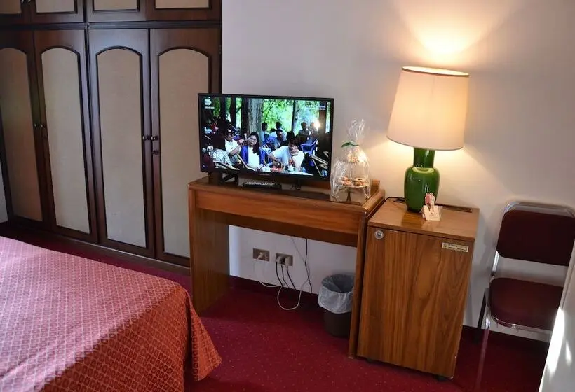 Standard Neljän Hengen Huone, Park Hotel Ravenna