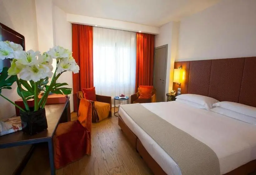 Yhden jaetun makuuhuoneen huoneisto, Starhotels Michelangelo Florence