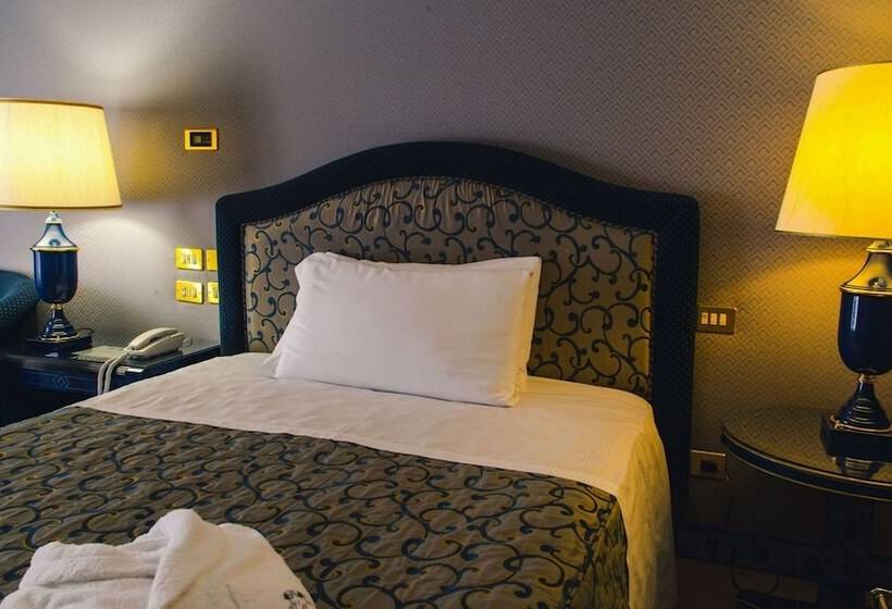 اتاق سوپریور با چشمانداز دریا, Grand Hotel Excelsior