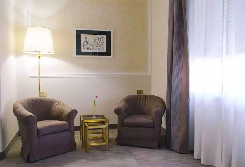 سوییت جونیور, Grand Hotel Excelsior