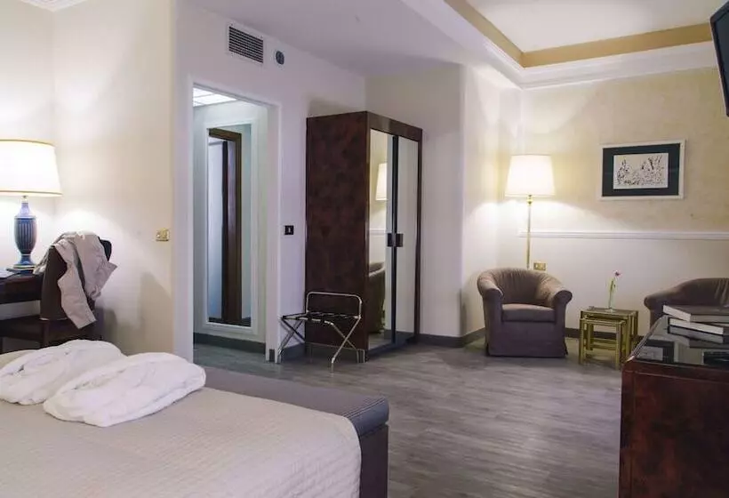 سوییت جونیور, Grand Hotel Excelsior
