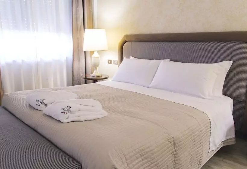اتاق سوپریور سه تخته, Grand Hotel Excelsior