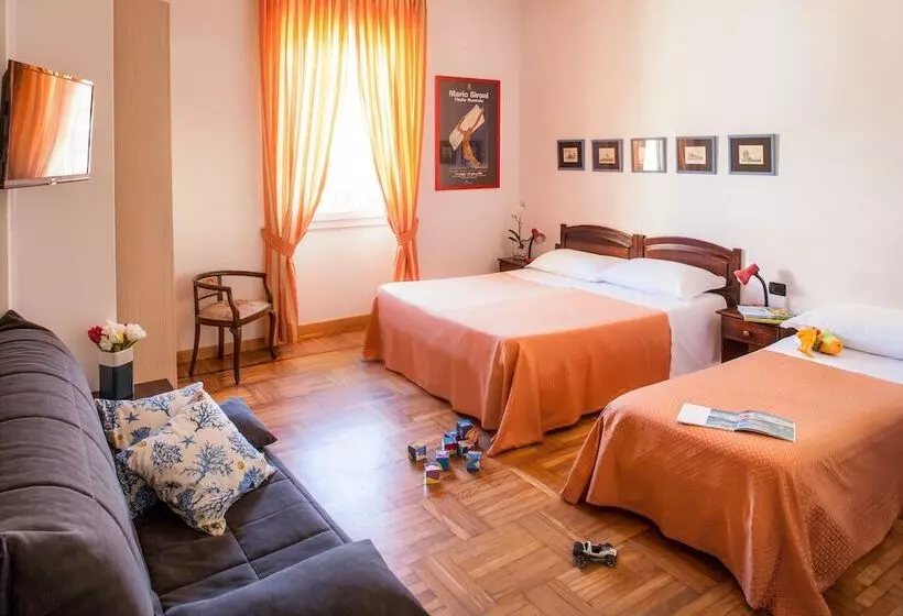 اتاق استاندارد سه نفره, Albergo La Piazzetta