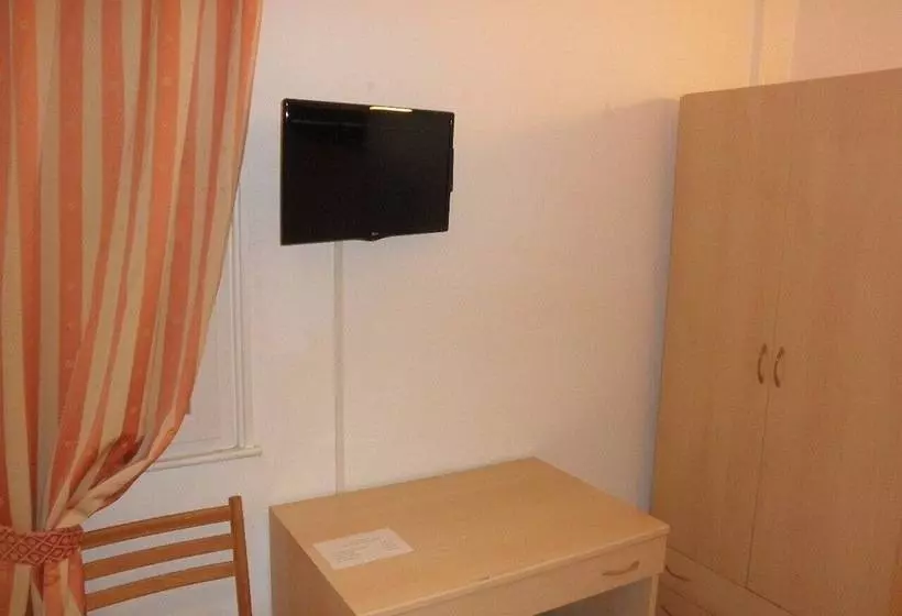 اتاق استاندارد یک نفره, Albergo La Piazzetta