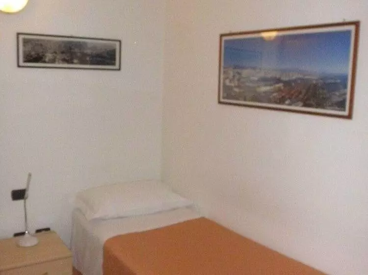 اتاق استاندارد یک نفره, Albergo La Piazzetta