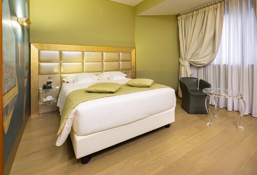 جناح جونيور, C Hotels Rubens