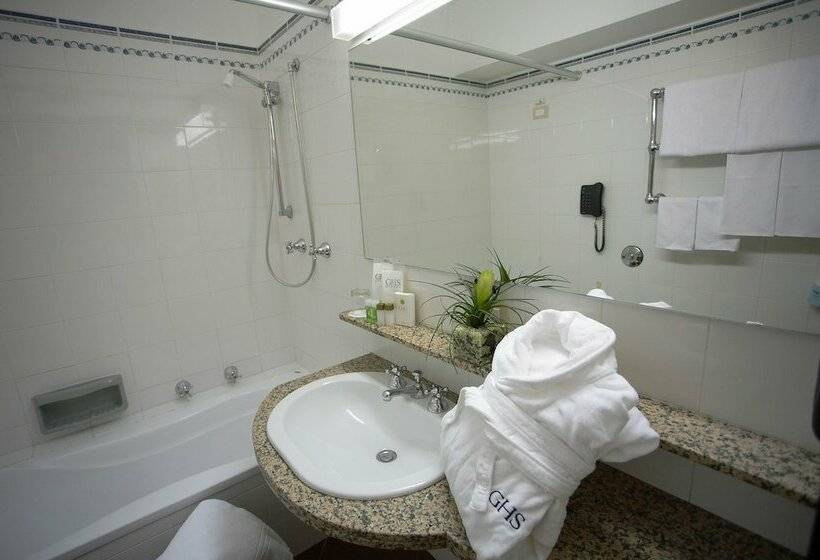 Camera Standard, Astoria Palace