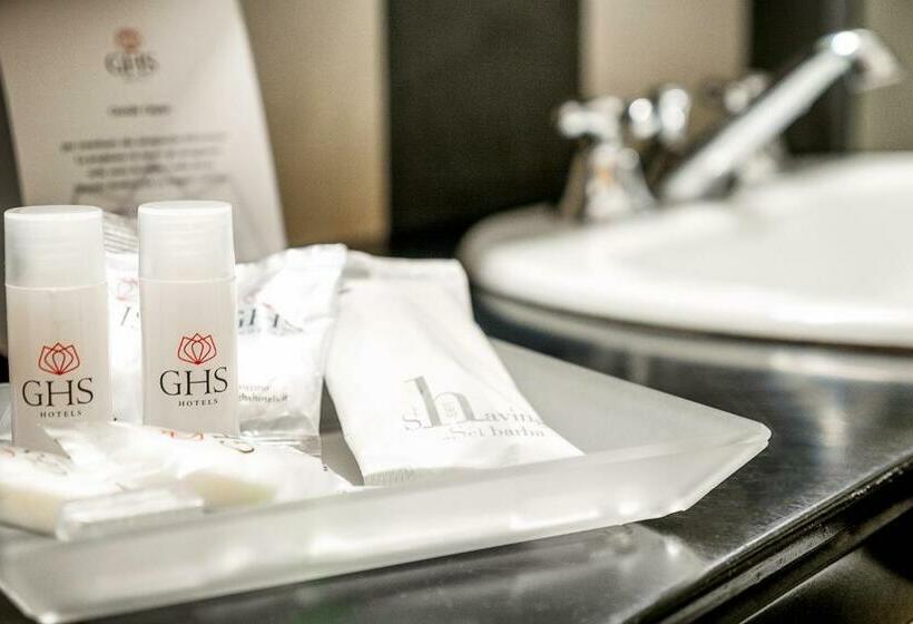 高级大房间, Astoria Palace