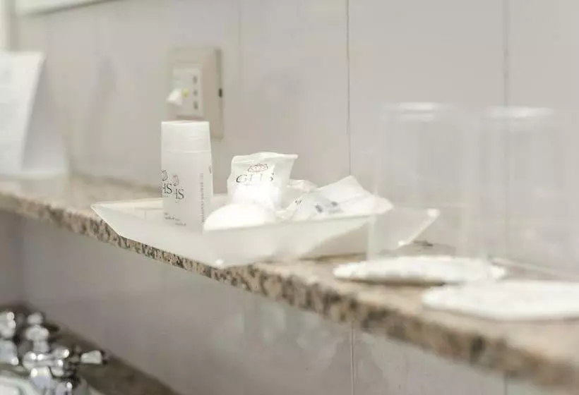 اتاق اکونومی, Astoria Palace