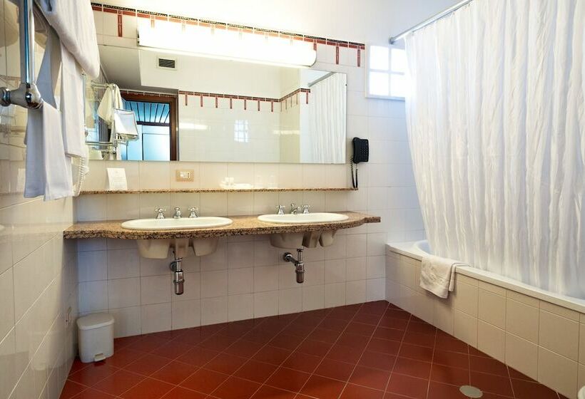 经济房, Astoria Palace