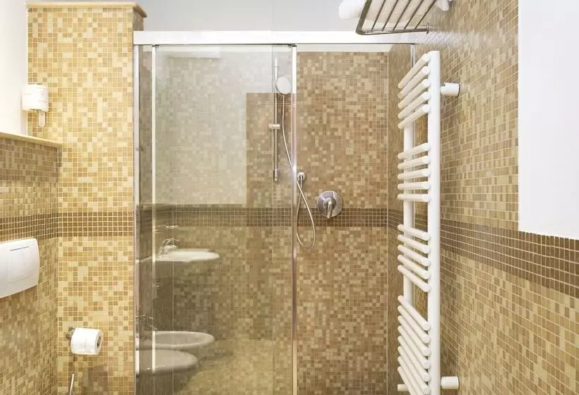 Chambre Triple Standard, B&b Hotel Modena