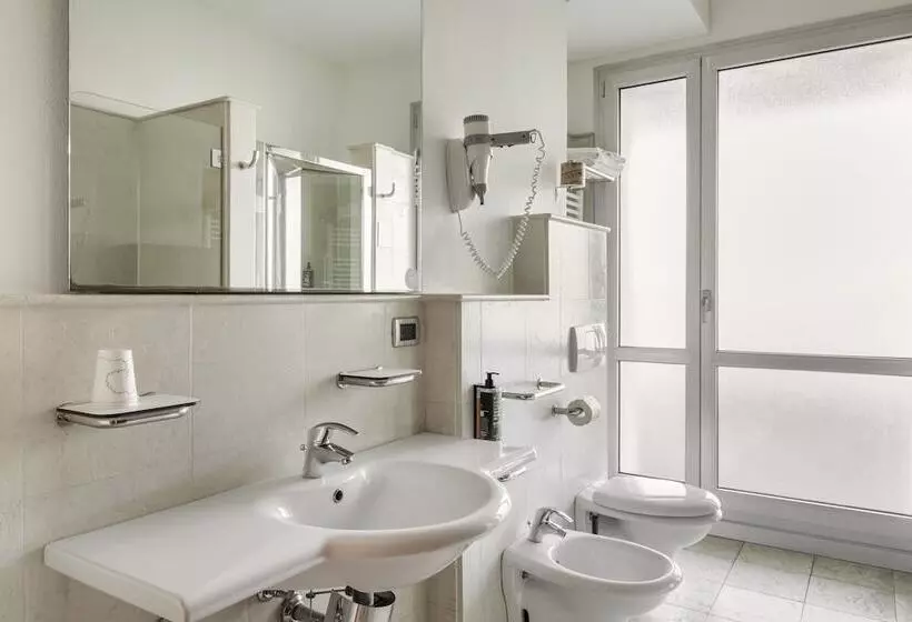 Chambre Triple Standard, B&b Hotel Modena