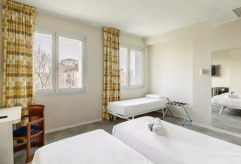 Chambre Triple Standard, B&b Hotel Modena