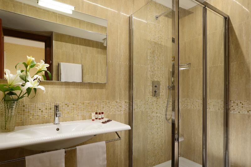 اتاق استاندارد یک نفره, Bolivar