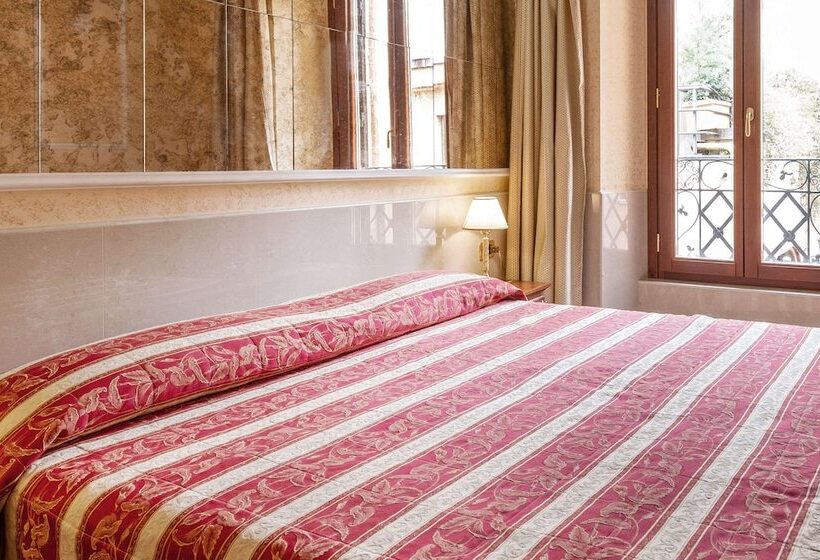 اتاق استاندارد چهار تخته, Bolivar