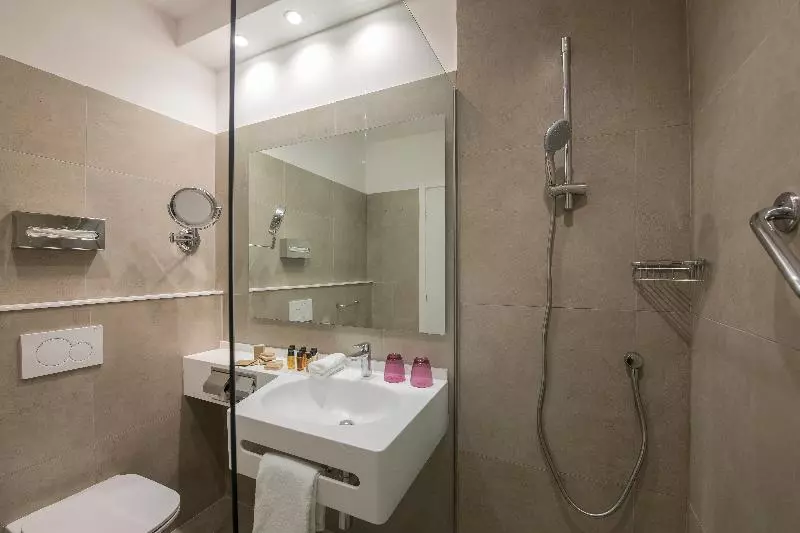 اتاق پرمیوم, Crowne Plaza Rome St. Peter S, An Ihg