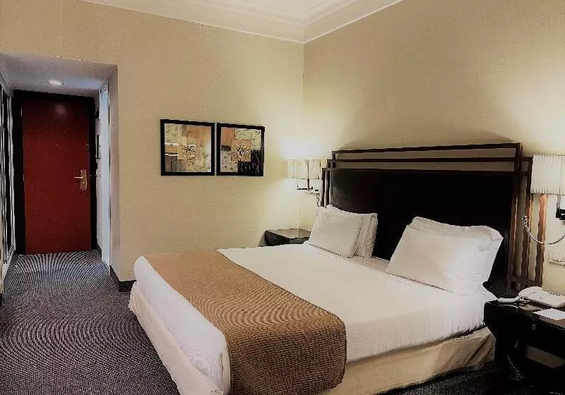 اتاق استاندارد با تخت بزرگ, Crowne Plaza Rome St. Peter S, An Ihg
