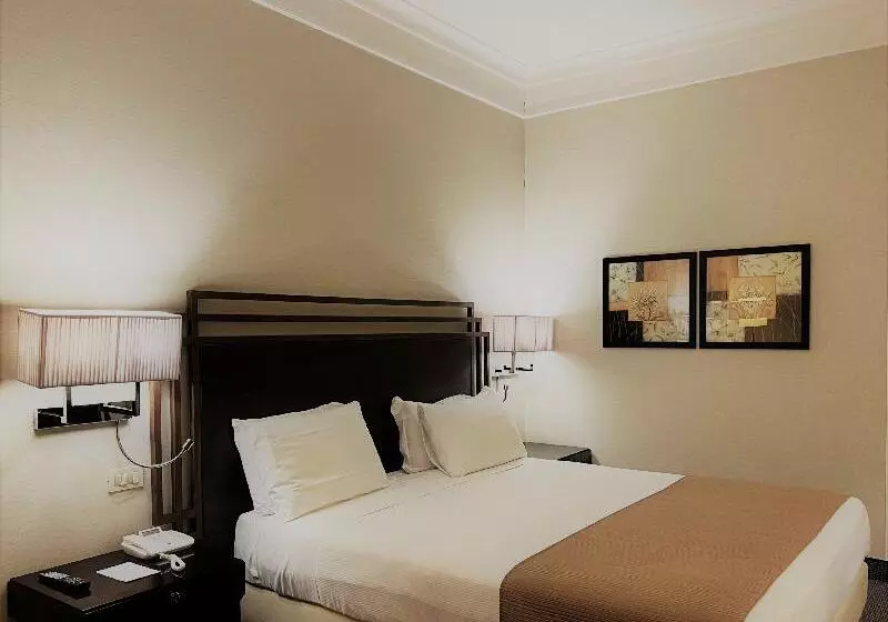 اتاق استاندارد با تخت بزرگ, Crowne Plaza Rome St. Peter S, An Ihg