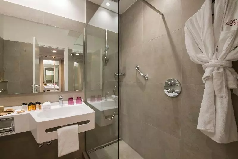 اتاق پرمیوم, Crowne Plaza Rome St. Peter S, An Ihg