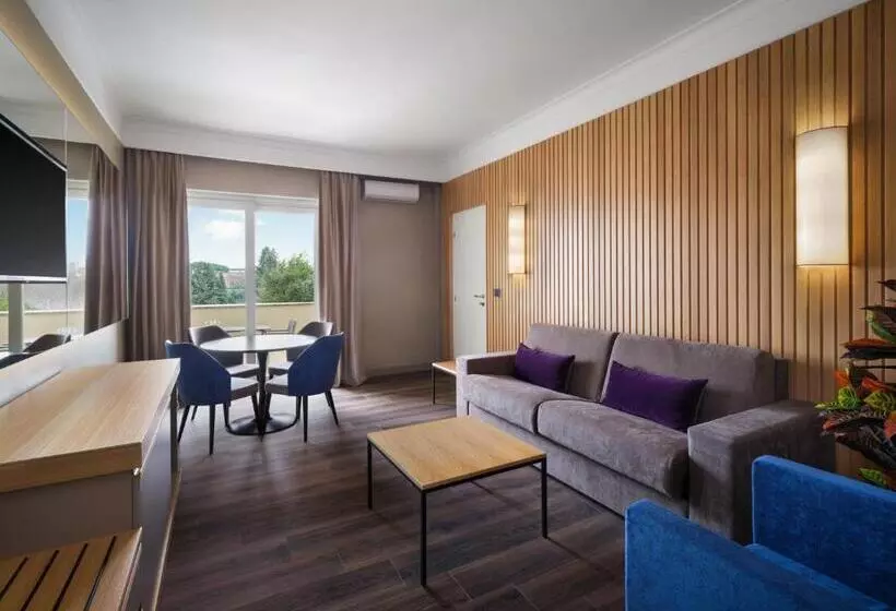 سوییت, Crowne Plaza Rome St. Peter S, An Ihg