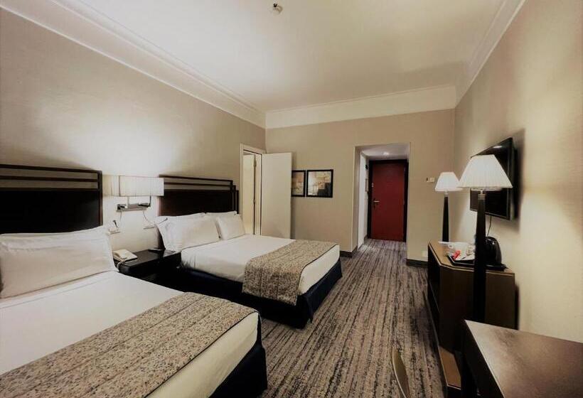 سوییت جونیور, Crowne Plaza Rome St. Peter S, An Ihg