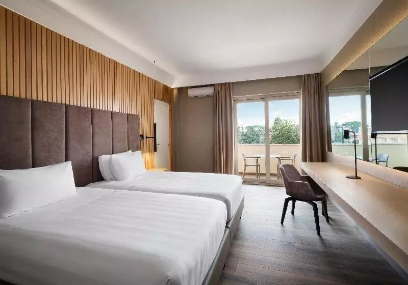 سوییت, Crowne Plaza Rome St. Peter S, An Ihg