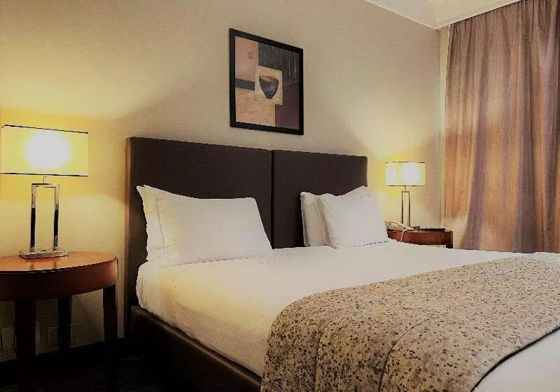 سوییت جونیور, Crowne Plaza Rome St. Peter S, An Ihg