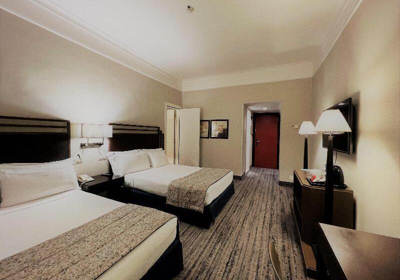 سوییت جونیور, Crowne Plaza Rome St. Peter S, An Ihg