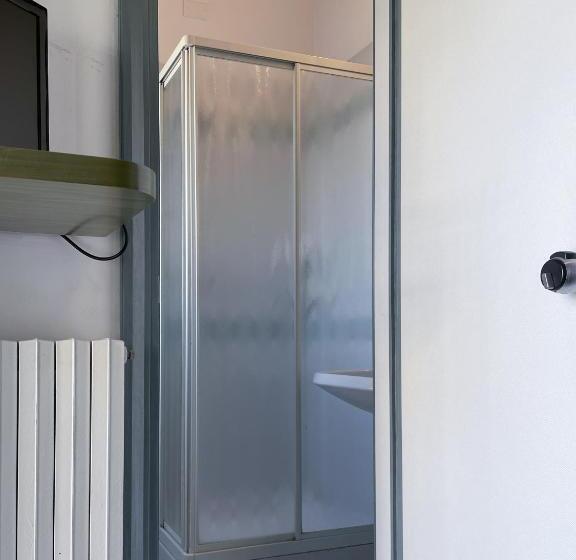 اتاق استاندارد یک نفره, Esedra