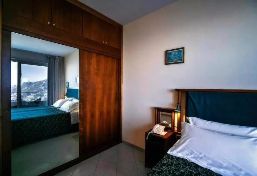 Habitació Estàndard, Graal
