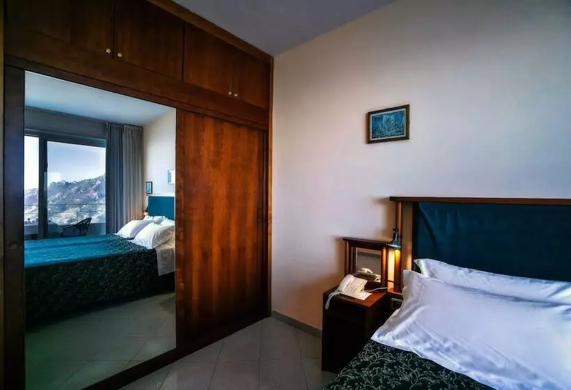 Habitació Estàndard, Graal