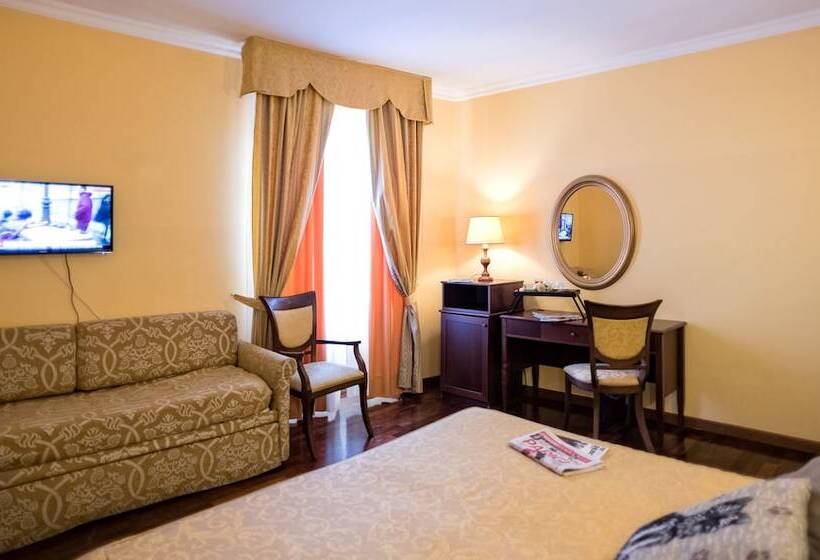 חדר סטנדרט לשלושה, Grand Hotel Italia