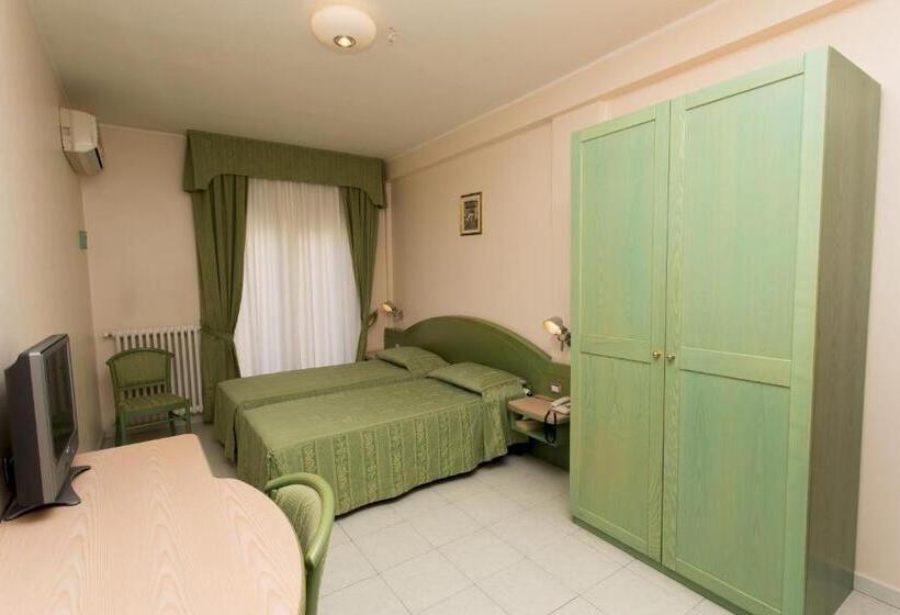 스탠다드 룸, Grillo