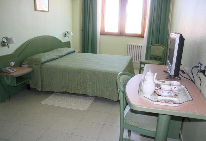 스탠다드 룸, Grillo