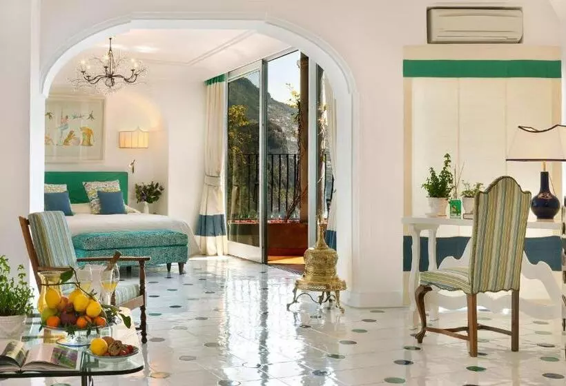 سوییت جونیور با چشمانداز دریا, Il San Pietro Di Positano