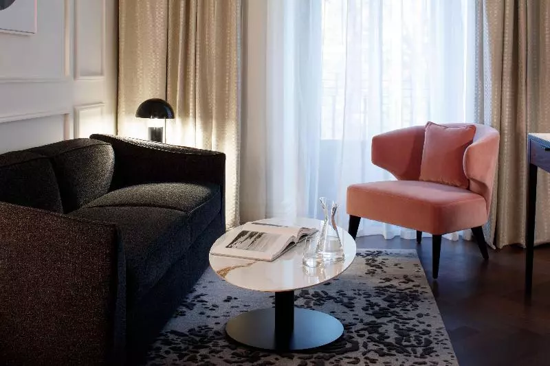 キングサイズベッドのジュニアスイート, Intercontinental Rome Ambasciatori Palace, An Ihg