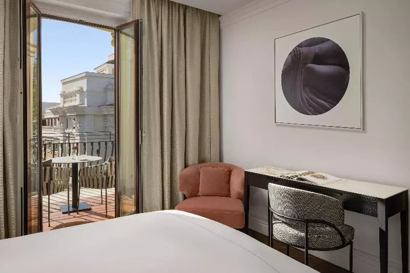 キングサイズベッドのジュニアスイート, Intercontinental Rome Ambasciatori Palace, An Ihg