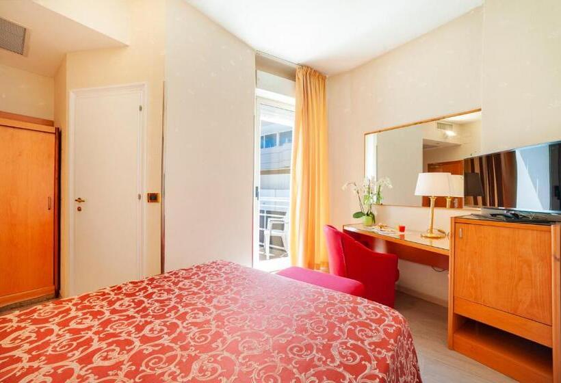 اتاق اساندارد با چشمانداز جانبی به دریا, Kursaal