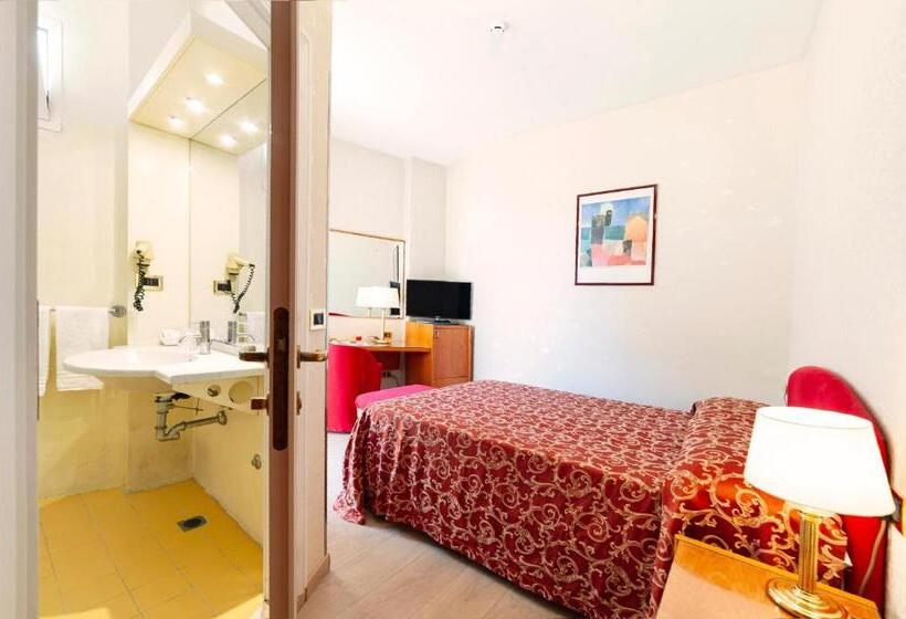 اتاق اساندارد با چشمانداز جانبی به دریا, Kursaal