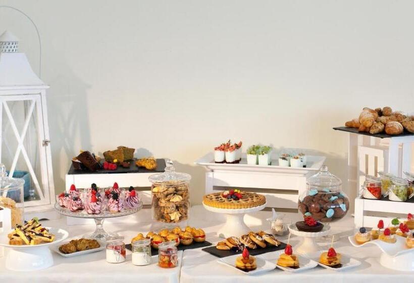 اتاق اساندارد با چشمانداز جانبی به دریا, Kursaal