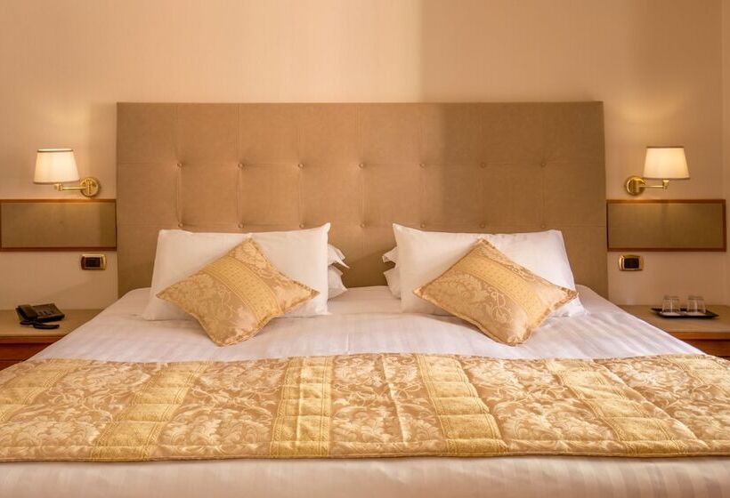 חדר משפחתי, La Residenza