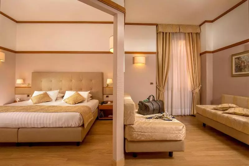 Standard Quadruple Room, La Residenza