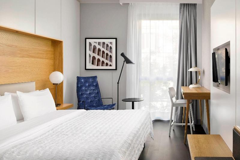 חדר סופריור עם מיטת קינג, Le Méridien Visconti Rome