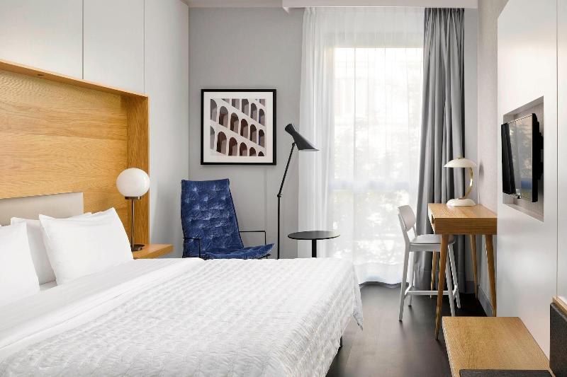 חדר סופריור עם מיטת קינג, Le Méridien Visconti Rome