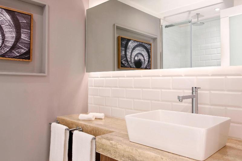 חדר דלוקס, Le Méridien Visconti Rome