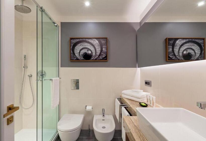 חדר סטנדרט מקשר, Le Méridien Visconti Rome