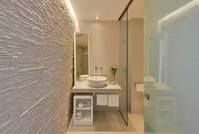 اتاق لوکس با چشم‌انداز دریا, Mec Paestum